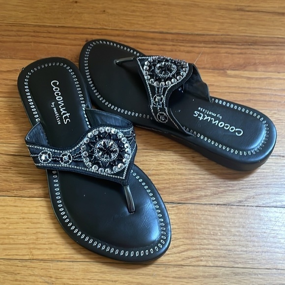 Coconuts by Matisse Black Leather Thong Sandal Flip Flop Beaded Kelsey Shoe 7 - Picture 2 of 9
